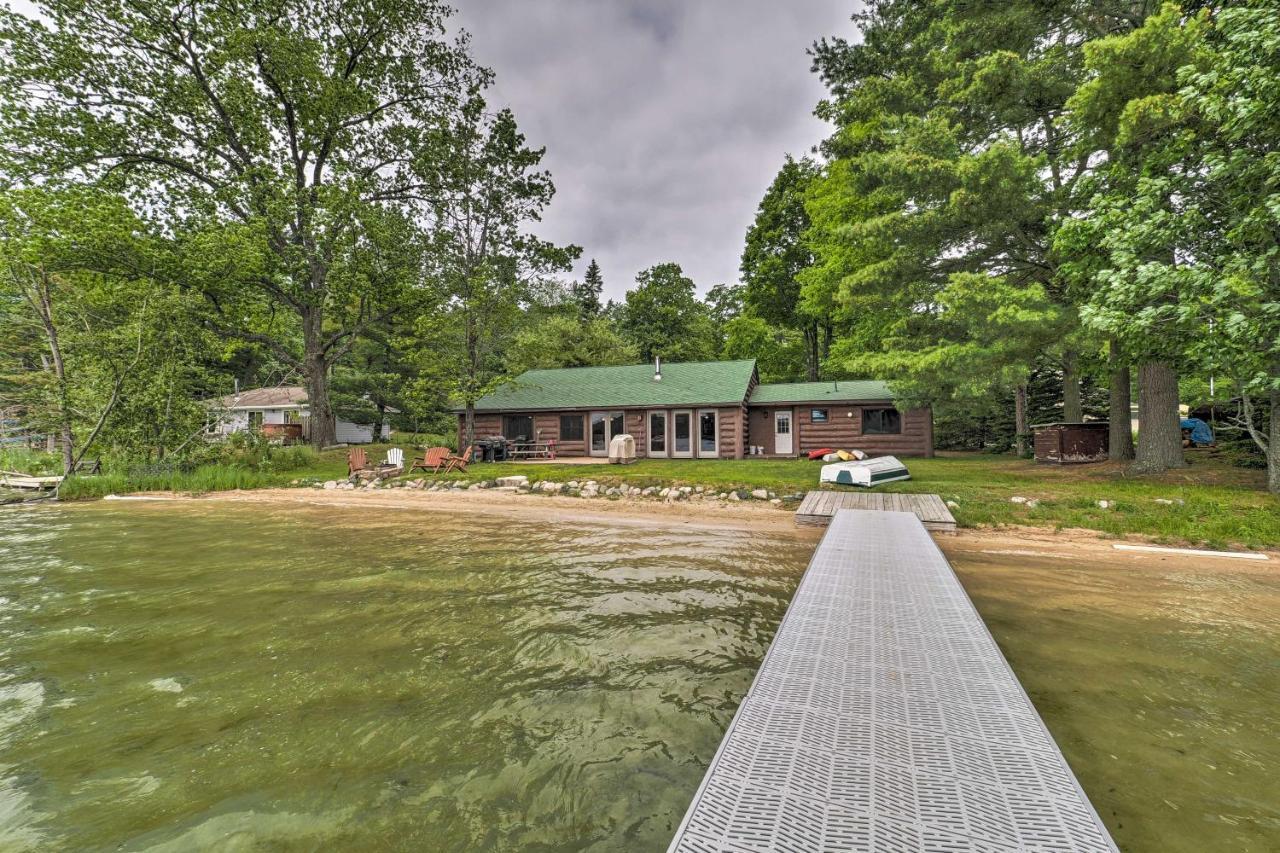 13 Mi To Downtown Quiet Lakefront Cottage مدينة ترافيرز المظهر الخارجي الصورة