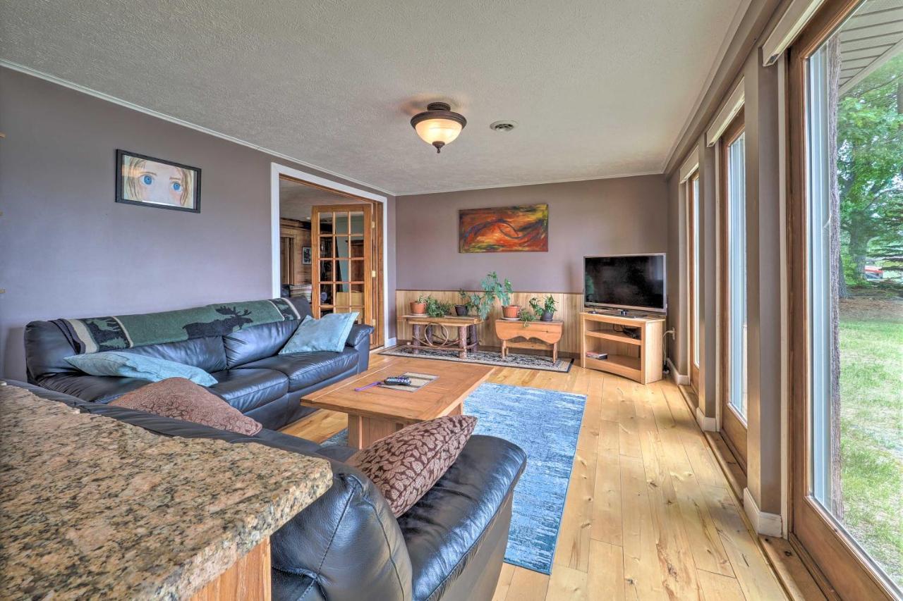13 Mi To Downtown Quiet Lakefront Cottage مدينة ترافيرز المظهر الخارجي الصورة
