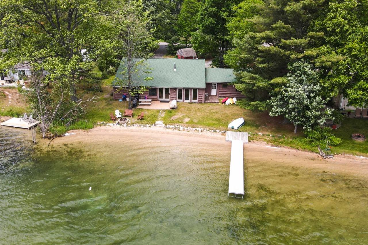 13 Mi To Downtown Quiet Lakefront Cottage مدينة ترافيرز المظهر الخارجي الصورة